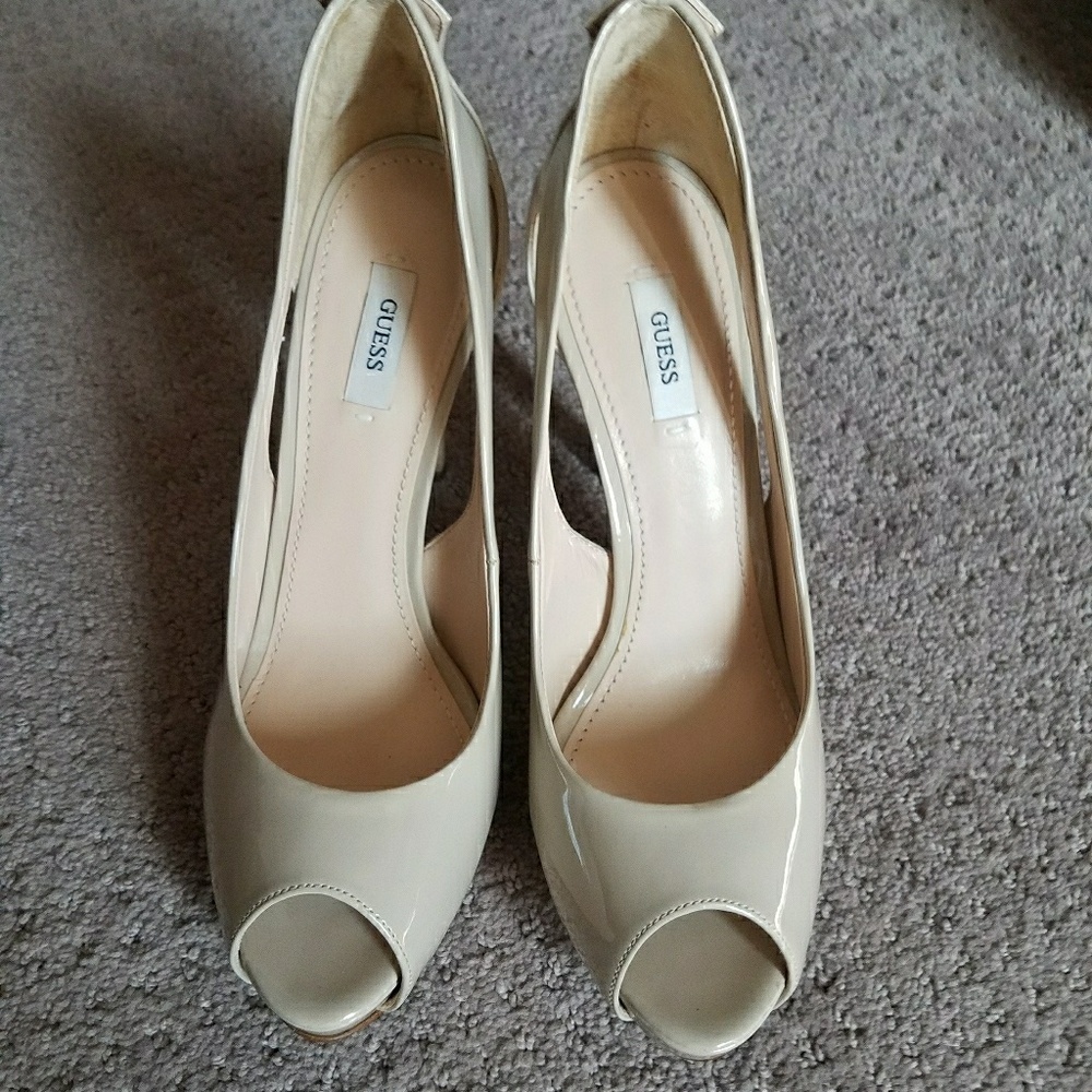 Guess peep toe pumps